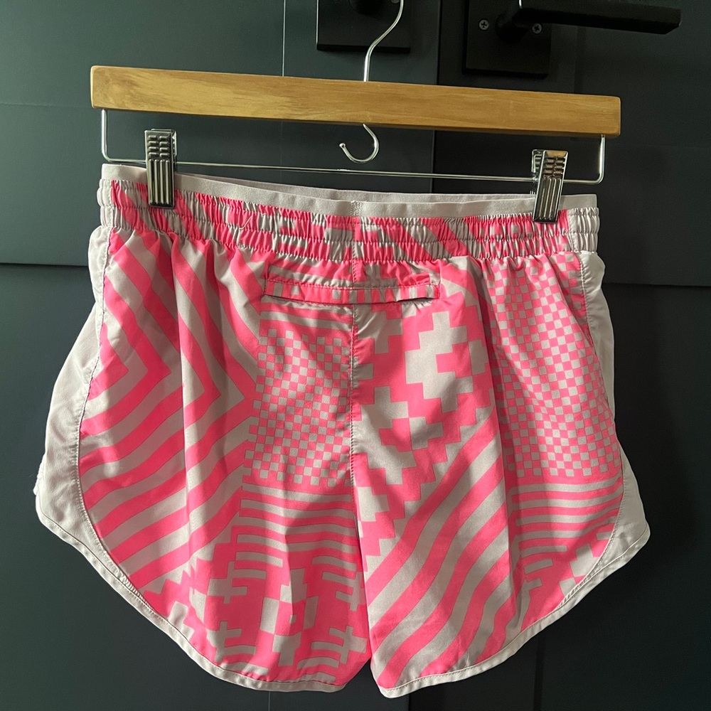 NIKE FLEX DRI FIT TEMPO RUNWAY LUXE 3” WOMEN'S RUNNING SHORTS PINK - Picture 6 of 6